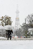 Season's 1st snow accumulation in Sapporo