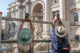 Trevi Fountain Closed For Restoration - Rome