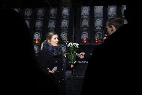 EU ambassadors pay tribute to Heroes of Heavenly Hundred in Kyiv