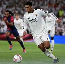 La Liga - Real Madrid v Barcelona