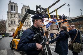 Notre-Dame Welcomes Three New Bells - Paris