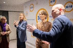 Education Minister Genetet Visits The 30 18 Call Center - Paris