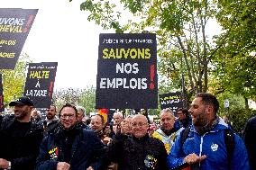 Protesters Rally in Paris Against Betting Tax Hike Impacting Horse Racing