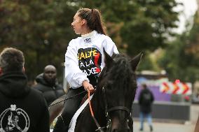 Horse Racing Associations And Professionals Demonstrate In Paris