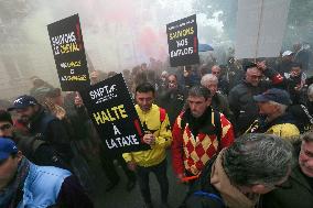 Horse Racing Associations And Professionals Demonstrate In Paris