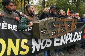 Horse Racing Associations And Professionals Demonstrate In Paris