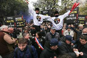 Horse Racing Associations And Professionals Demonstrate In Paris