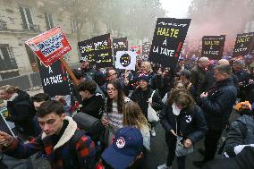 Horse Racing Associations And Professionals Demonstrate In Paris