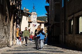 Daily Life In Pescocostanzo, Italy