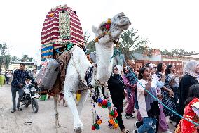 Bedouin Women Celebrate Wedding In Tunisia