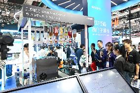 Siemens Robot at 7CIIE in Shanghai