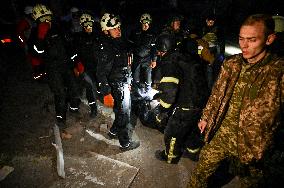 Russian guided bomb hits Zaporizhzhia apartment block