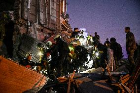 Russian guided bomb hits Zaporizhzhia apartment block