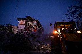 Russian guided bomb hits Zaporizhzhia apartment block