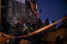 Russian guided bomb hits Zaporizhzhia apartment block