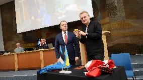 Tartu and Lviv mayors sign sister city agreement