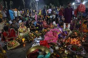 Last Day Of Chhath Puja Festival In Kolkata, India - 08 Nov 2024