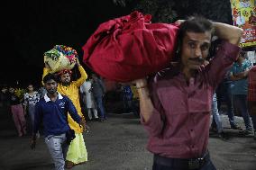 Last Day Of Chhath Puja Festival In Kolkata, India - 08 Nov 2024