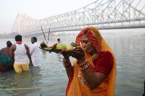 Last Day Of Chhath Puja Festival In Kolkata, India - 08 Nov 2024