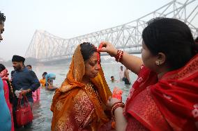 Last Day Of Chhath Puja Festival In Kolkata, India - 08 Nov 2024