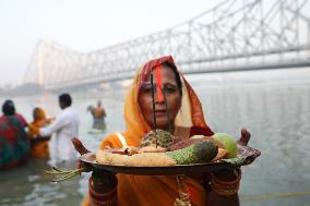 Last Day Of Chhath Puja Festival In Kolkata, India - 08 Nov 2024