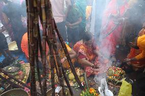 Last Day Of Chhath Puja Festival In Kolkata, India - 08 Nov 2024