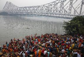 Last Day Of Chhath Puja Festival In Kolkata, India - 08 Nov 2024