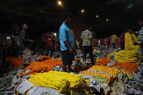 Flowers Market During Dawn In Kolkata, India - 08 Nov 2024