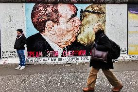 35th Anniversary Of The Fall Of The Berlin Wall Previews