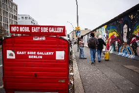 35th Anniversary Of The Fall Of The Berlin Wall Previews