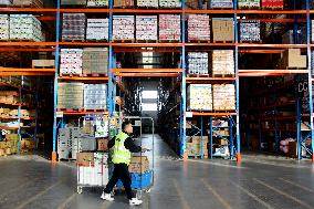 E-commerce Logistics Warehouse