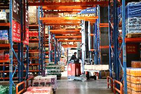 E-commerce Logistics Warehouse