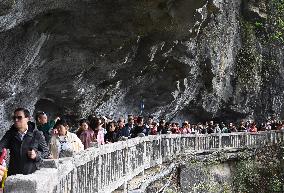 World's Largest Natural Bridge Group in Chongqing