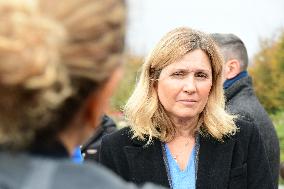 Mrs. Yael Braun Pivet Visit The Market Of Neuville Sur Saone