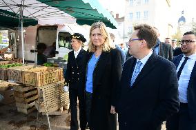 Mrs. Yael Braun Pivet Visit The Market Of Neuville Sur Saone