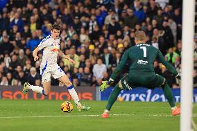 Leeds United FC v Queens Park Rangers FC - Sky Bet Championship