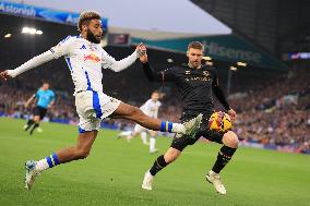 Leeds United FC v Queens Park Rangers FC - Sky Bet Championship