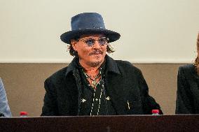 Johnny Depp At Press Conference For Modi - Madrid