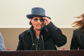 Johnny Depp At Press Conference For Modi - Madrid