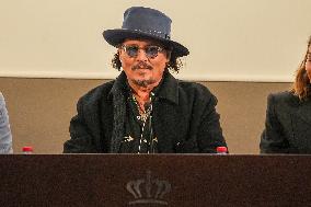 Johnny Depp At Press Conference For Modi - Madrid