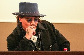 Johnny Depp At Press Conference For Modi - Madrid