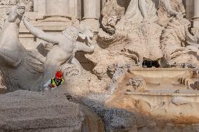 Inauguration Of Temporary Walkway To Access Trevi Fountain - Rome