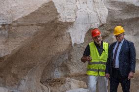 Inauguration Of Temporary Walkway To Access Trevi Fountain - Rome