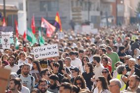 Demonstration for decent housing in Malaga