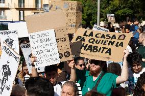 Demonstration for decent housing in Malaga