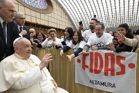 Pope Francis meets members of blood donors associations - Vatican