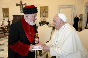 Pope Francis and Assyrian Patriarch Mar Awa III Meet - Vatican