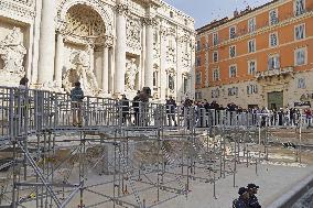 Walkway over Trevi Fountain