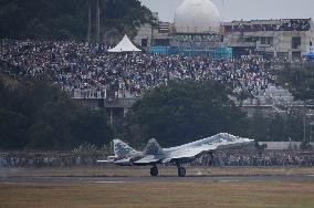 Russia's Su-57 Stealth Fighter Jet Performs over Zhuhai airport