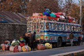 Daily Life In Kashmir